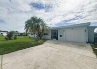 Building Photo - Waterfront Pool Home in Port Charlotte