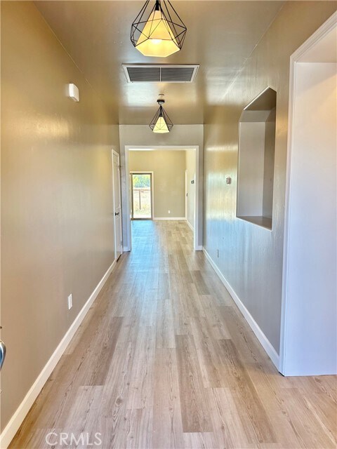 Building Photo - 655 Catala Wy