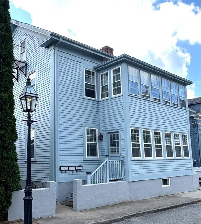 Building Photo - 8 Bridge St