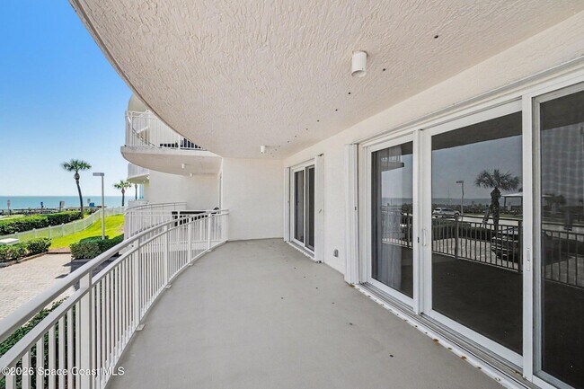 Building Photo - 601 N Miramar Ave