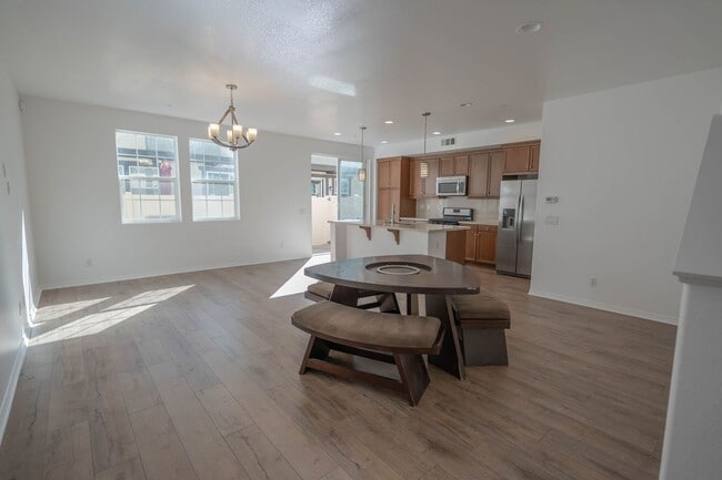 Building Photo - COMING SOON! Santa Clarita 3-Bedroom River...