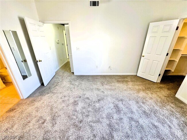 Building Photo - 830 Carnegie St