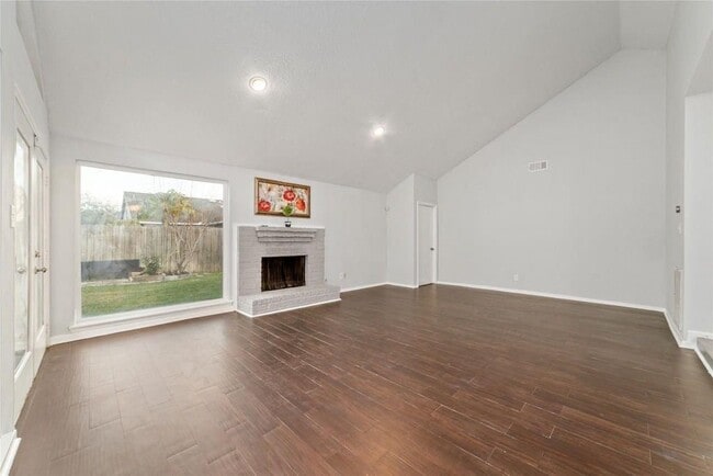 Building Photo - 7107 Plaza Del Sol Dr