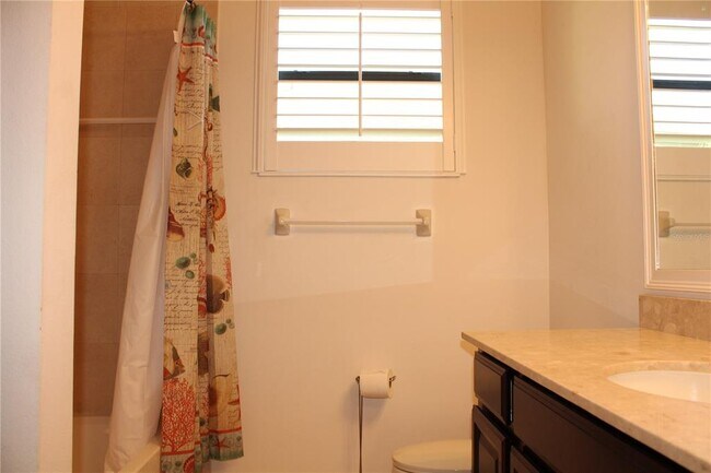 Building Photo - 629 Rosemary Cir