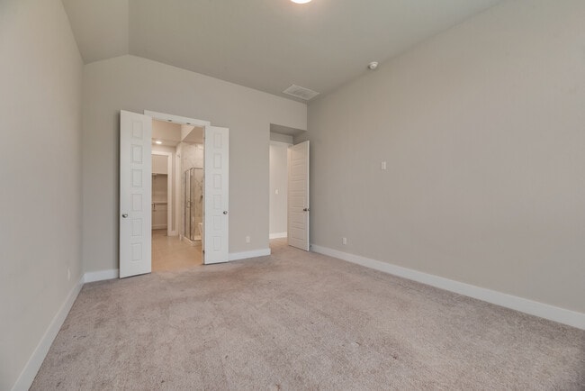 Building Photo - 3105 Columbia Dr