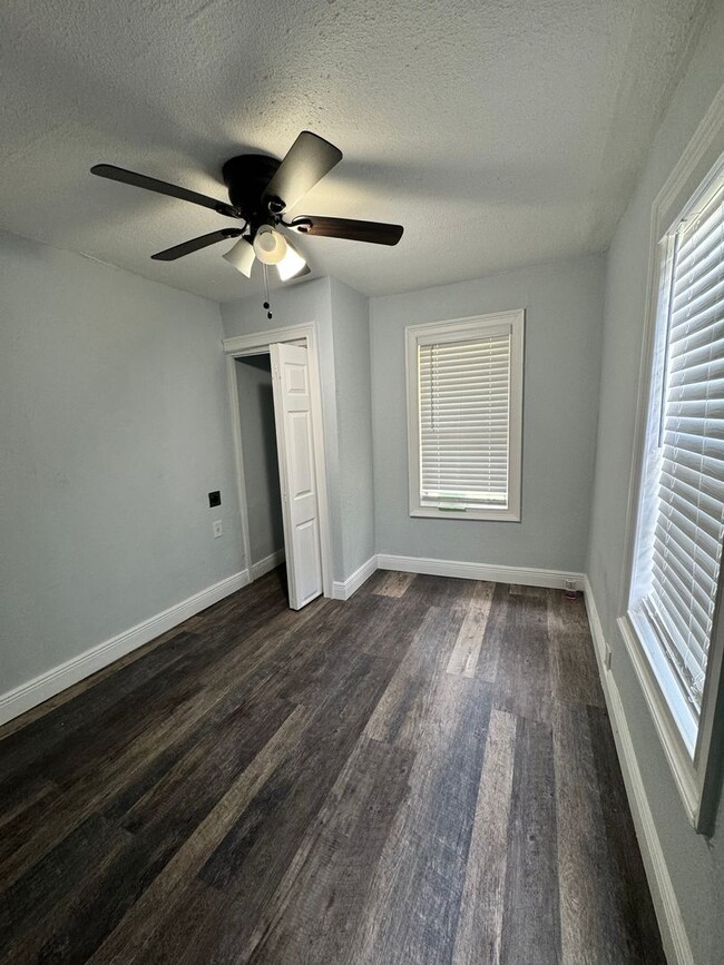 Building Photo - 2 Bedroom 1 Bath near Busch Garden