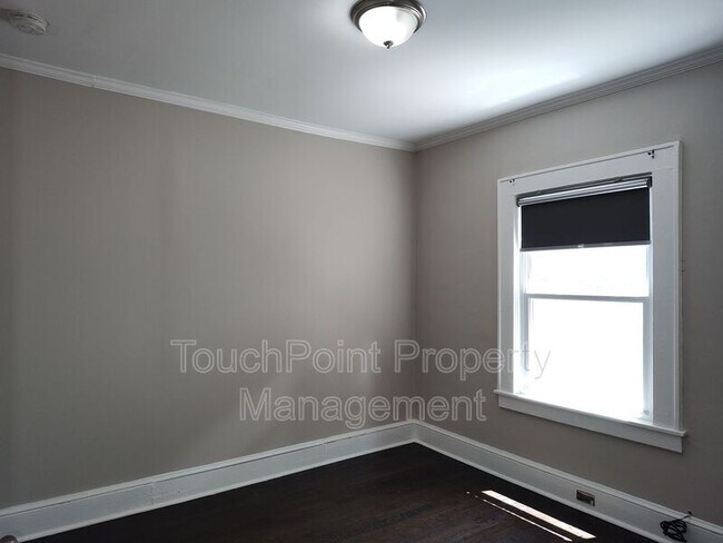 Building Photo - 1405 Shamrock Dr