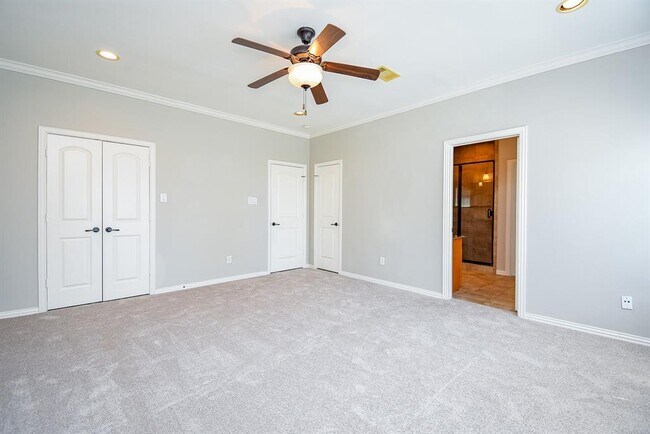 Building Photo - 5615 Winsome Ln