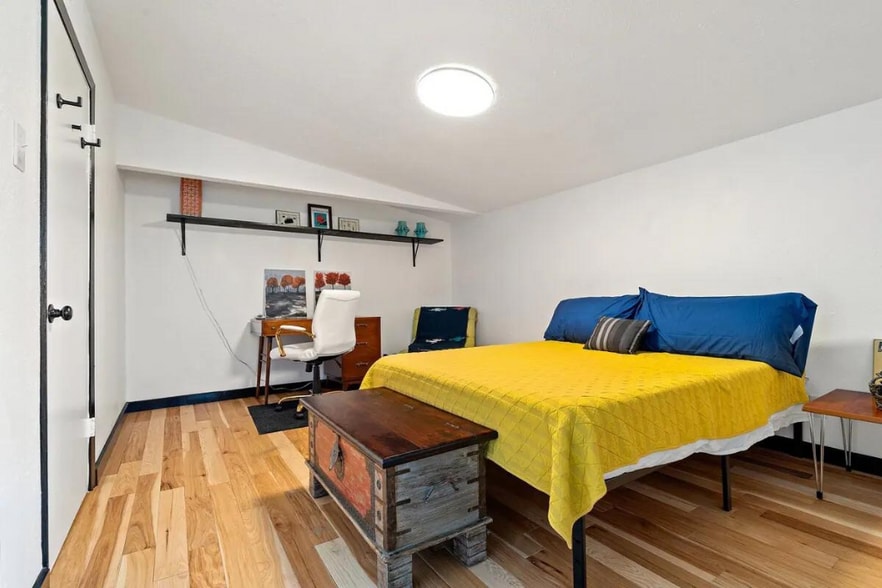 Building Photo - 2627 Douglas Ave