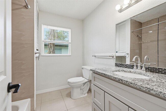 Building Photo - 7133 Pinewood Dr