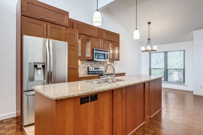 Building Photo - 4104 Wycliff Ave