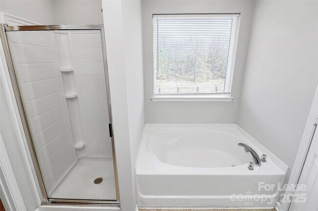 Building Photo - 3808 Herkimer Dr