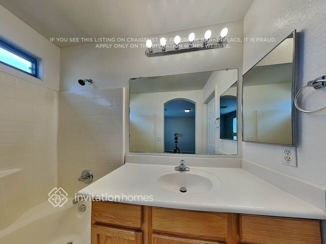 Building Photo - 1620 W Chanute Pass