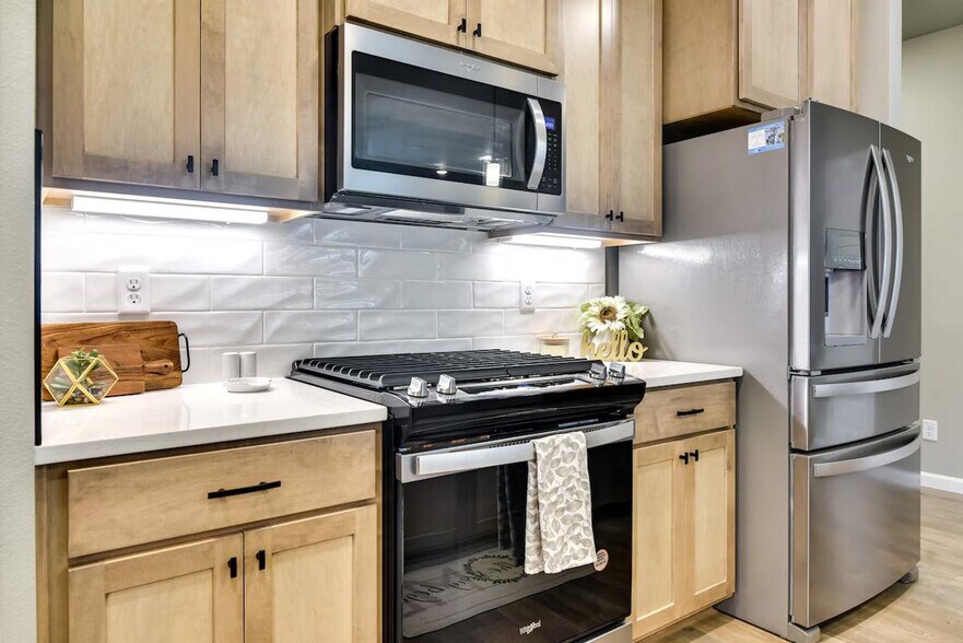 Building Photo - 6816 NE 131st Way