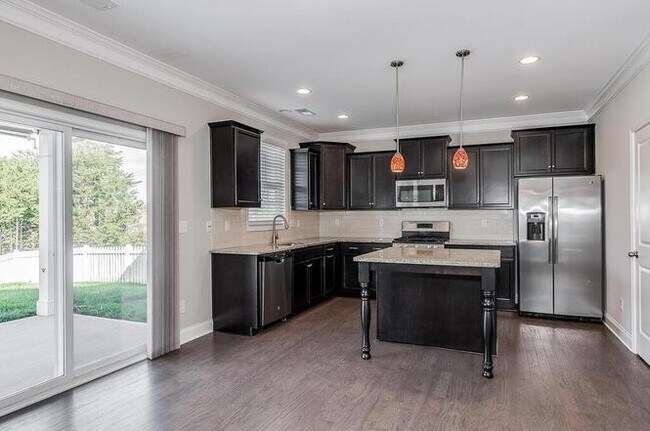 Building Photo - Charming 4 beds 2.5 baths Home in Berewick!