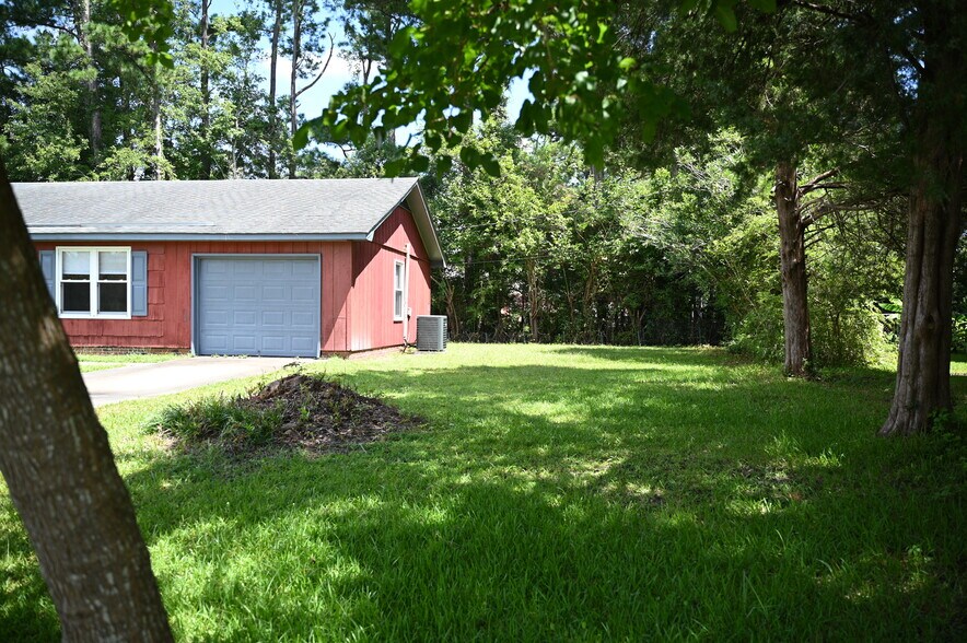 Building Photo - 4601 Trafalgar Rd