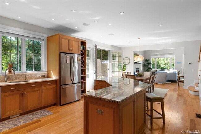 Building Photo - 48 Jessup Ave