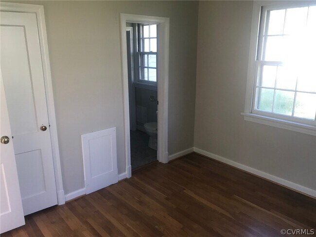 Building Photo - 1304 St Michaels Ln