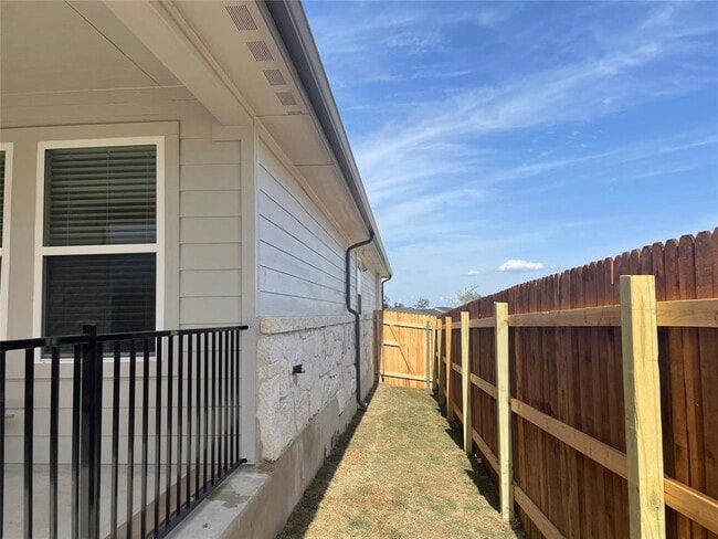 Building Photo - 124 Stellar Wind Dr