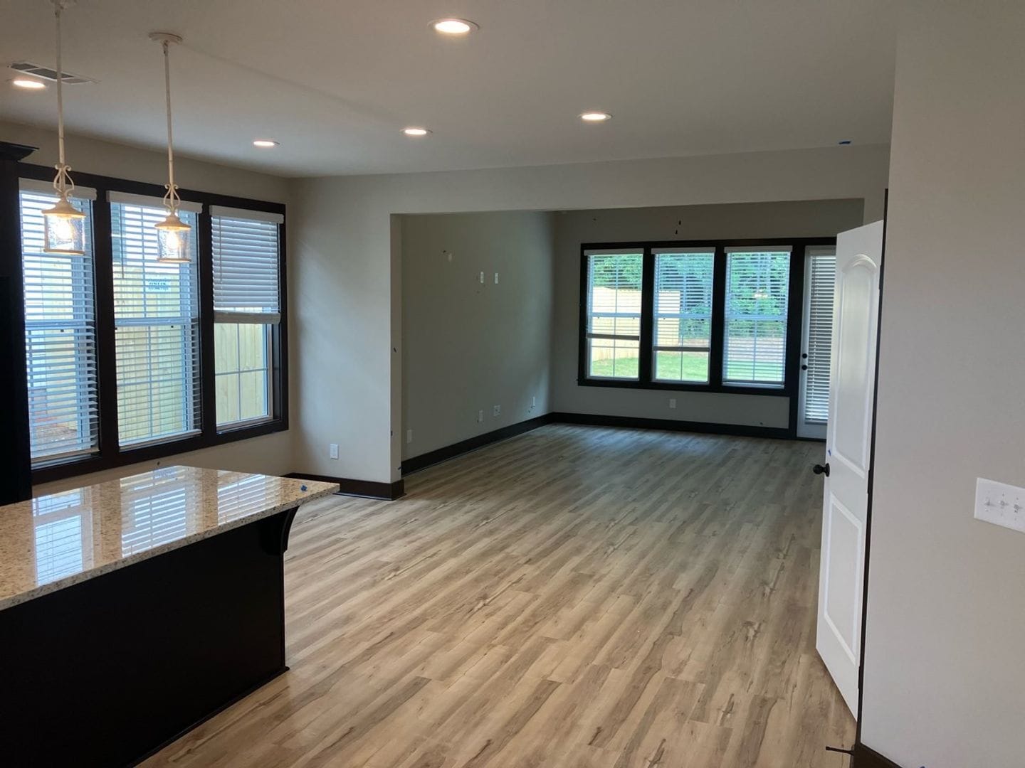 Building Photo - MOVE IN INCENTIVE*** Super Cute 2 Bedroom House in Fox Run Village