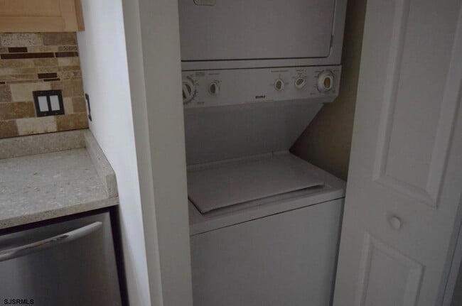 Building Photo - 7201 Winchester Ave