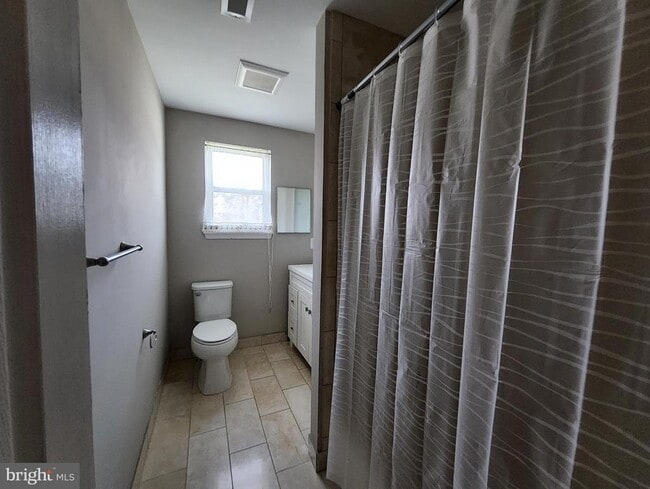 Building Photo - 208 Pelham Rd S