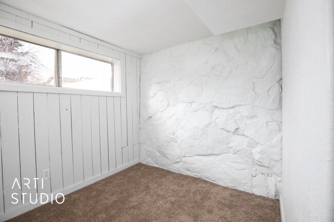 Building Photo - 457 N 750 E