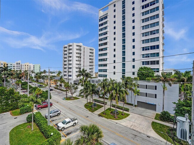 Building Photo - 7928 West Dr