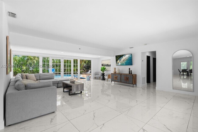 Building Photo - 1308 Seabreeze Blvd