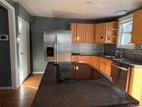 Building Photo - 10 Glenwood Ave