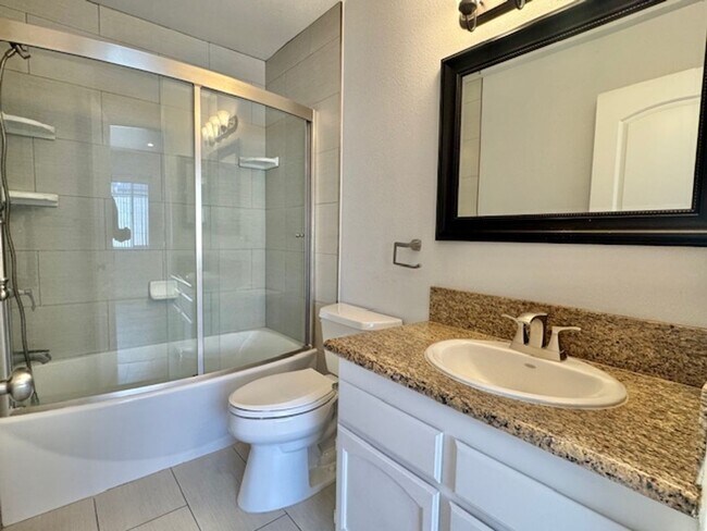 Building Photo - Stylish Burbank Condo with Modern Touches ...