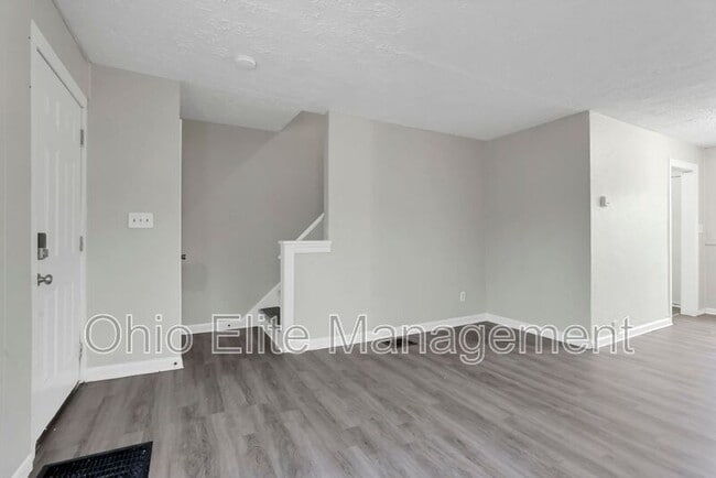 Building Photo - 2239 Homestead Dr