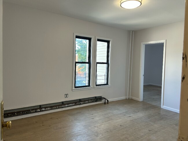 Building Photo - 268 E 202nd St