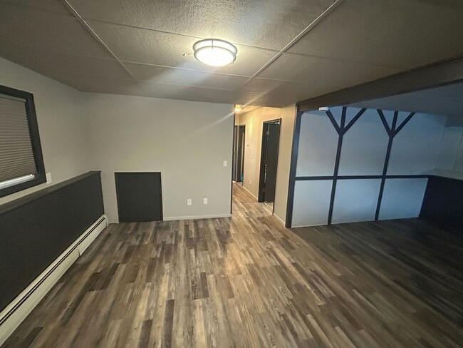 Building Photo - 2011 Salem Ct