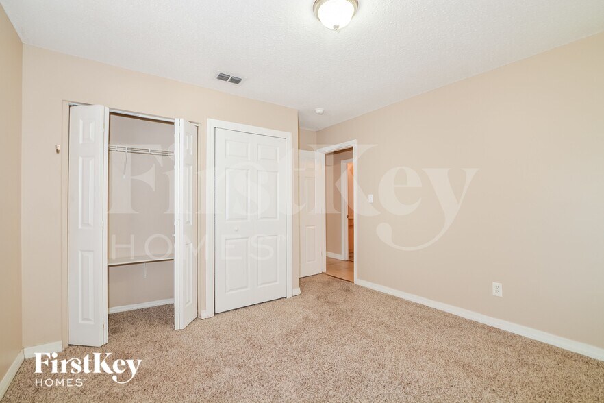 Building Photo - 10070 Harris Ave