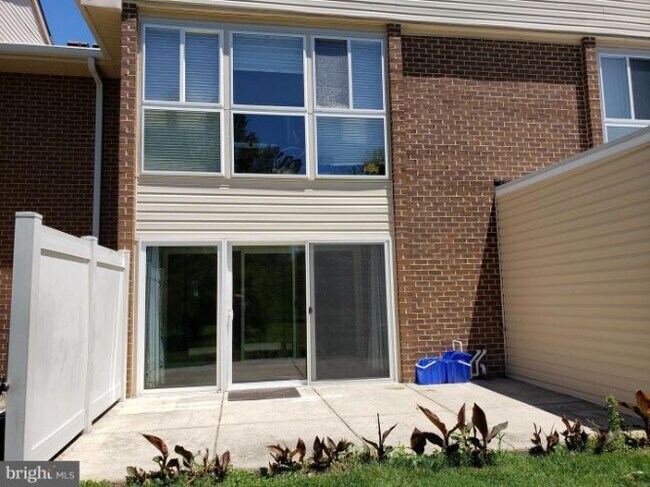 Building Photo - 3221 S Leisure World Blvd