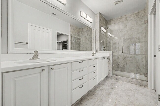 Building Photo - Stunning upgraded Solera At Anthem Home with Spa in back yard!