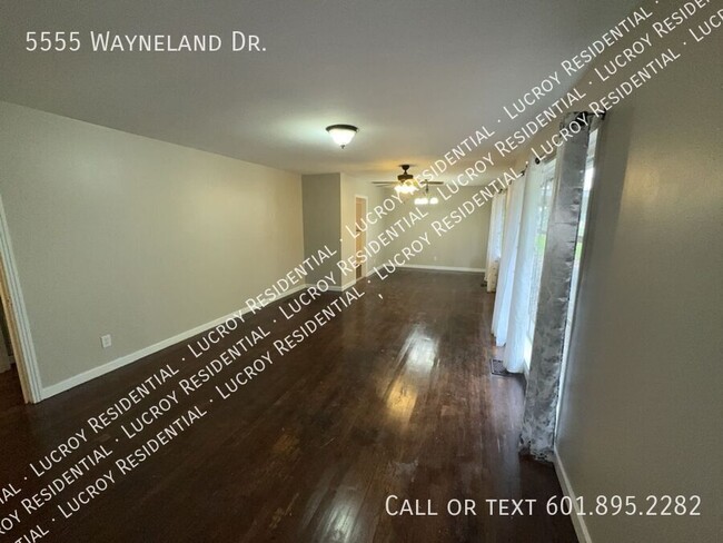 Building Photo - 5555 Wayneland Dr