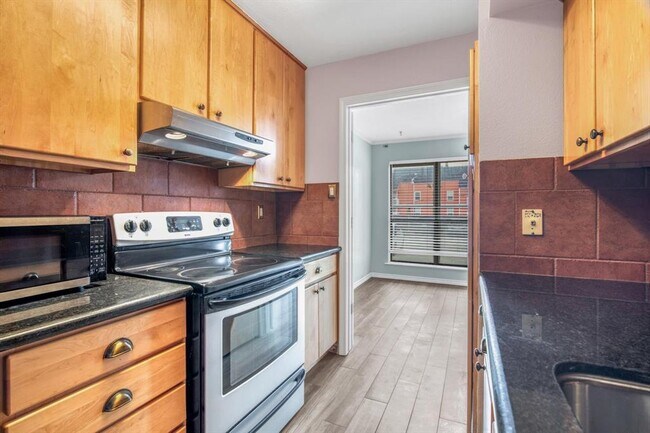 Building Photo - 3220 69th St