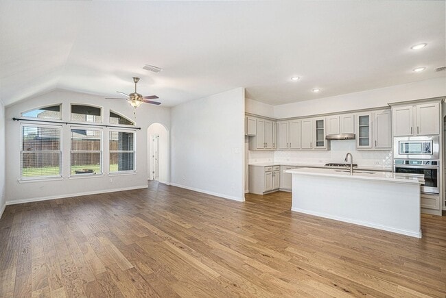 Building Photo - 2805 Chestnut Ln