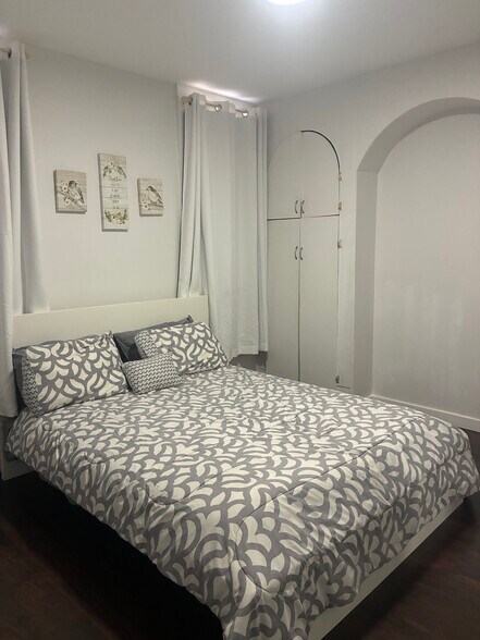 Building Photo - 1634 Summerfield St