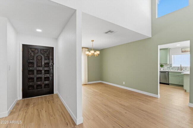 Building Photo - 7308 E Berridge Ln