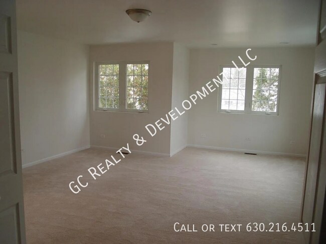 Building Photo - ***FULLY UPDATED HOFFMAN ESTATES HOME / BI...