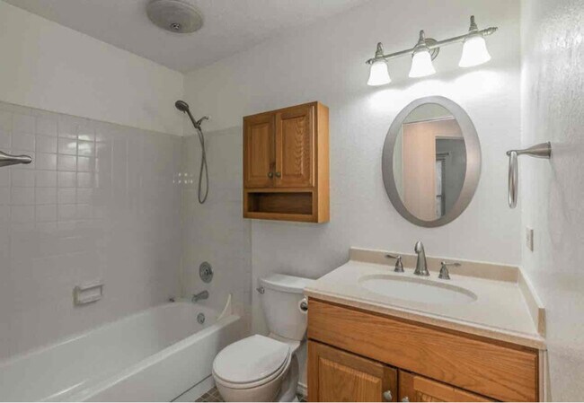 Building Photo - 1317 Bryan Pl