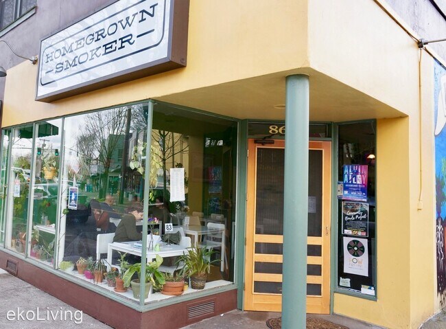 Building Photo - 7210 N Burlington Ave