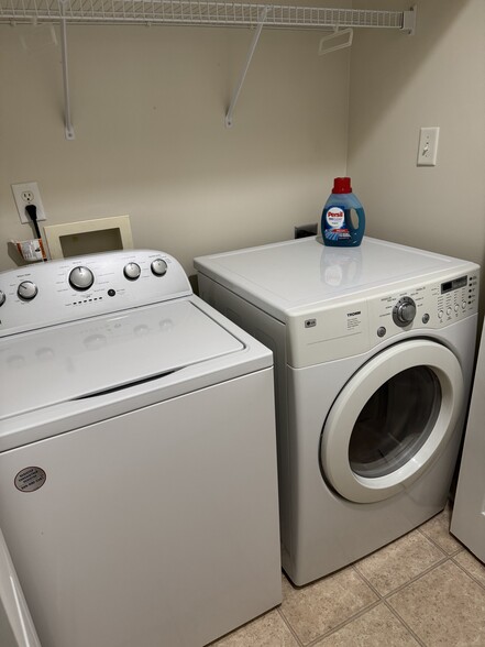 Laundry room - 3553 Oak Villa Way
