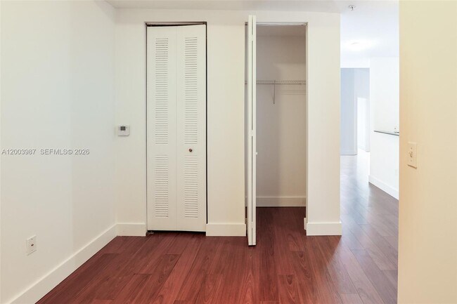 Building Photo - 2200 NE 4th Ave