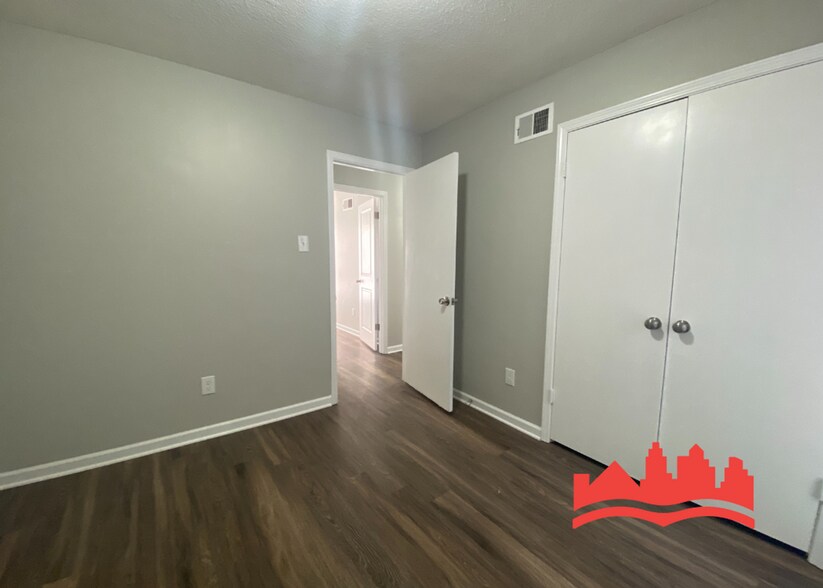 Building Photo - 5095 Corkwood Dr