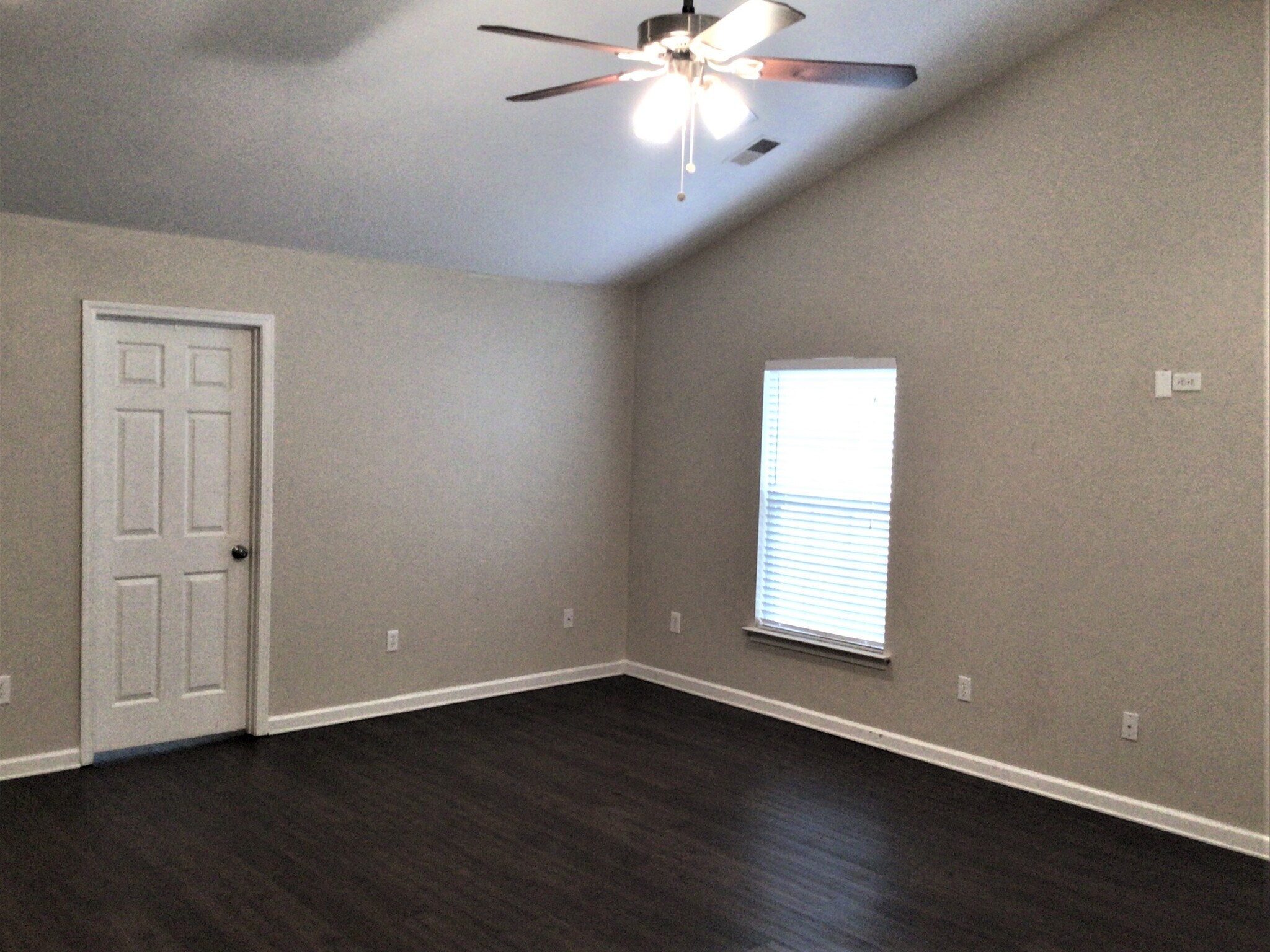 Building Photo - 9 Long Leaf Ct
