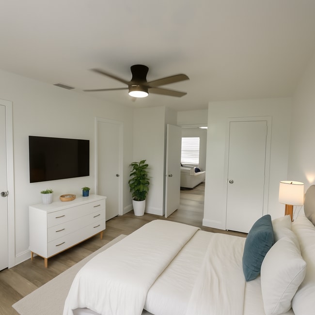 Building Photo - Stacy Townhomes